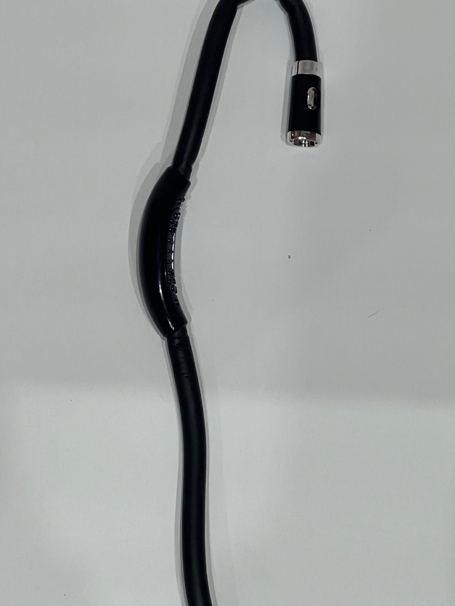 Lampka LED do czytania na szyję – elastyczna i przenośna