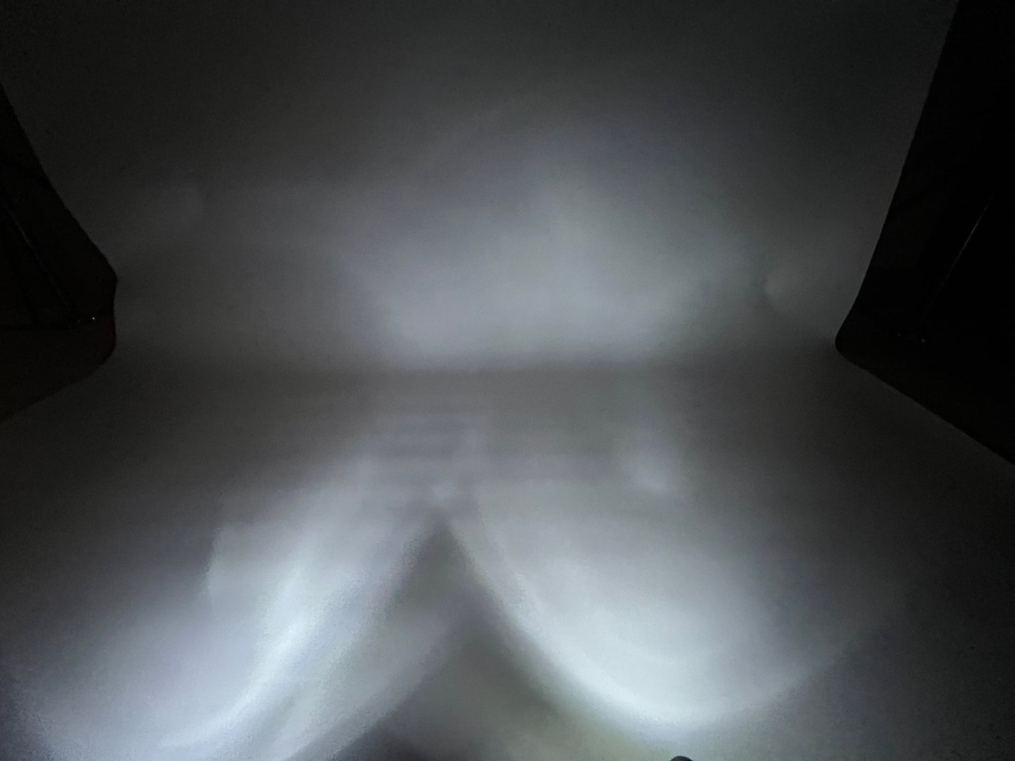 Lampka LED do czytania na szyję – elastyczna i przenośna