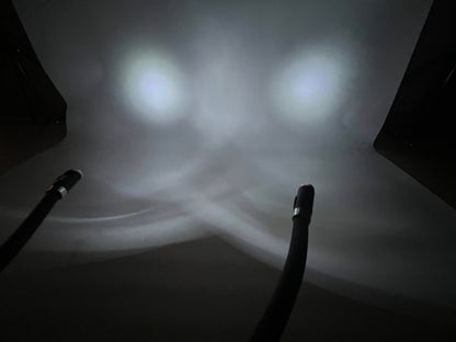 Lampka LED do czytania na szyję – elastyczna i przenośna