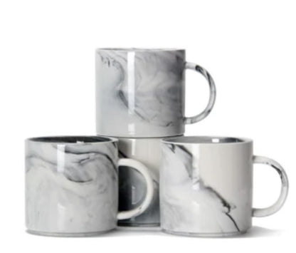 Zestaw kubków ceramicznych